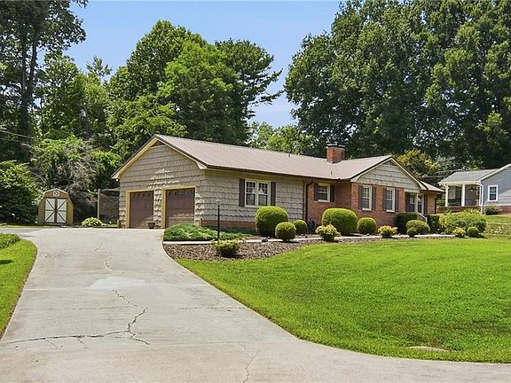 2nd image of 240 Conrad Cir
