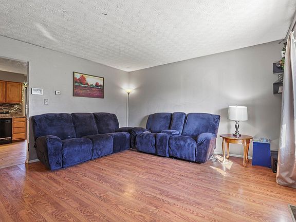 4th image of 6568 Benjamin Dr