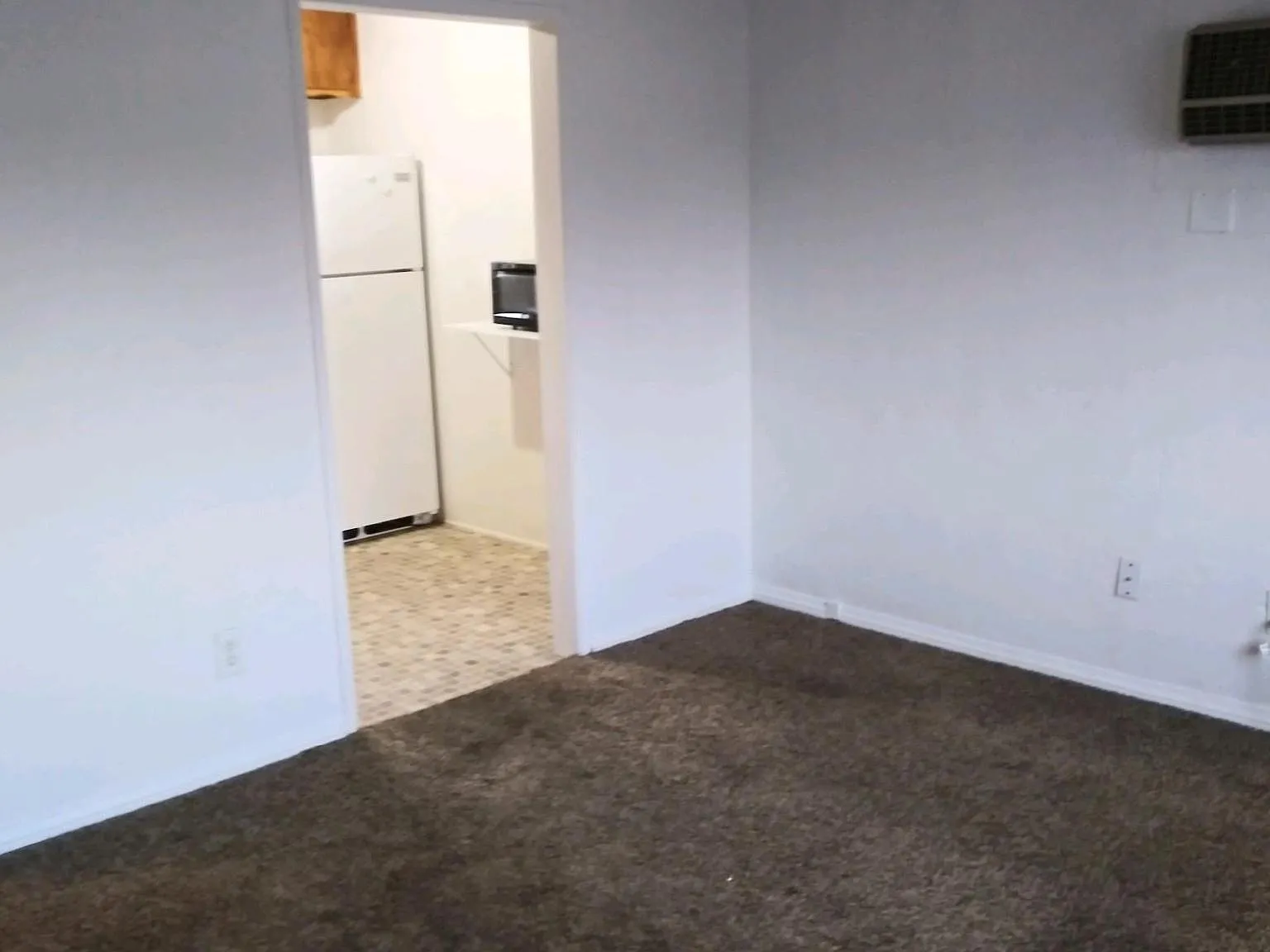 Studio, 330 sqft, $700 — Photo 2