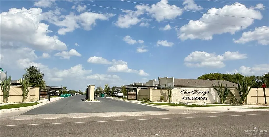1807 W Violet Dr — Photo 2