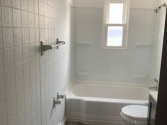 5th image of 7911 Newport Ave