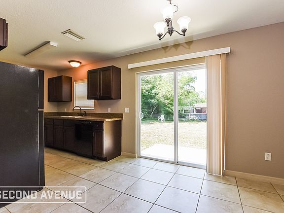 4th image of 3253 SE 143rd Ln
