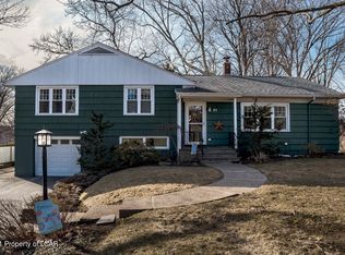 21 Highland Dr, Dallas, PA