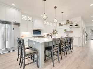 327 Lovers Ln, Terrell, TX 75160