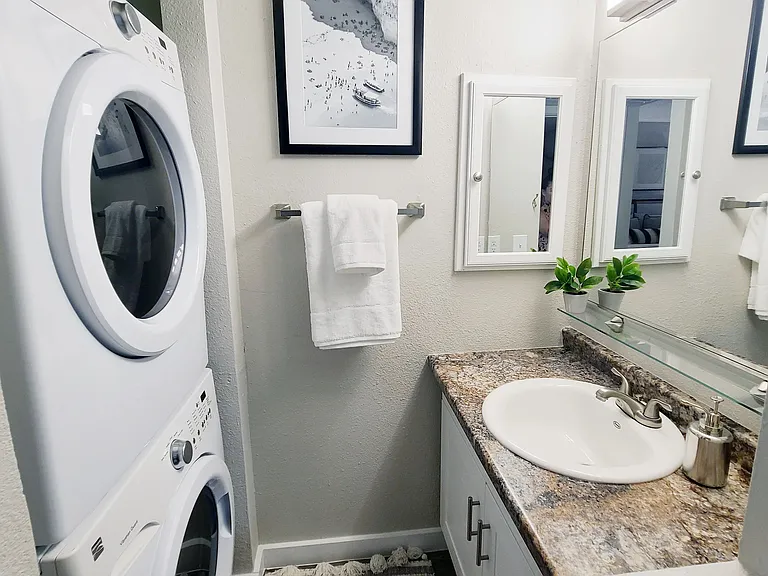 Say goodbye to the days of lugging your laundry to the laundromat! Every apartment home comes with its own full-size washer and dryer, so you can do your laundry whenever it's convenient for you.