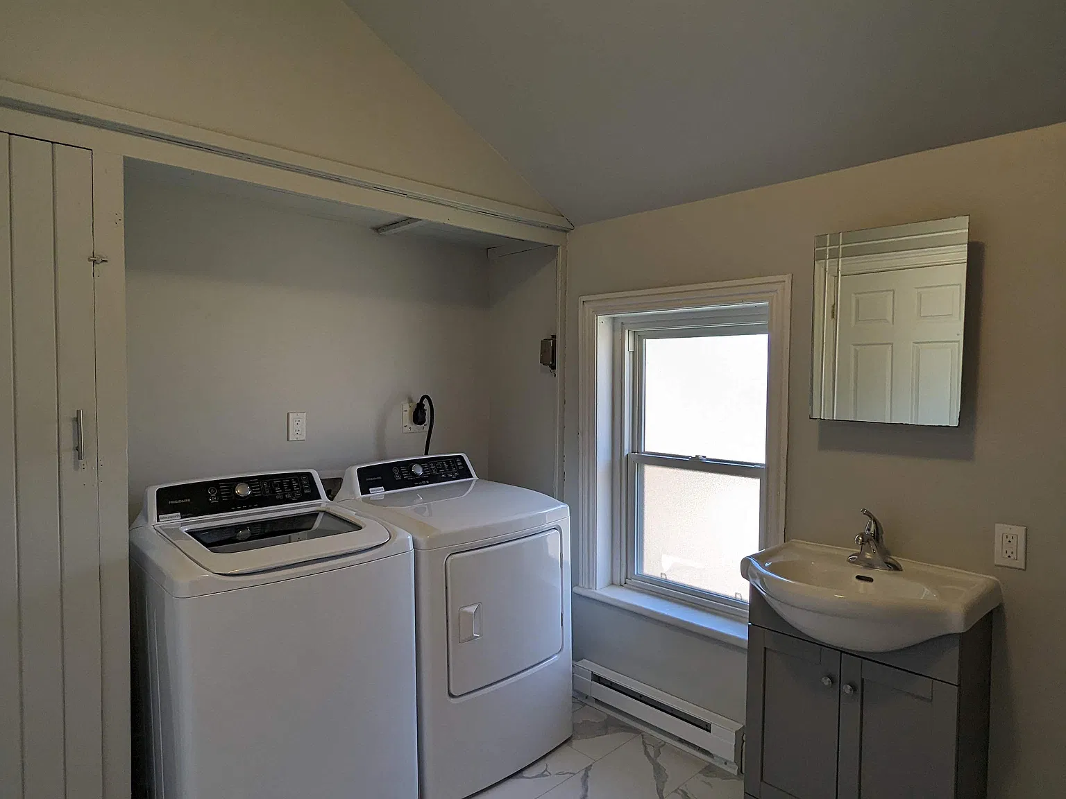2 bed, $1,900 — Photo 3