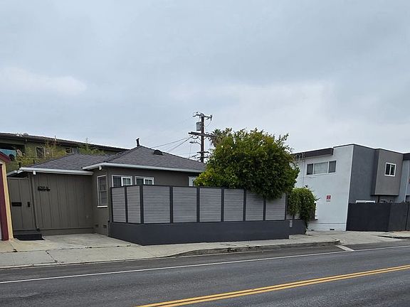 2nd image of 8791 1/2 Cadillac Ave