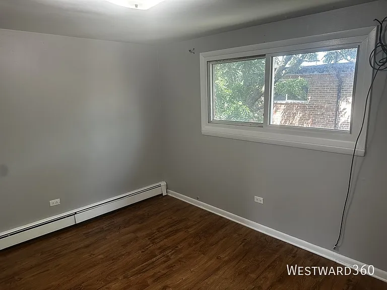 1301 E 75th St #B — Photo 8