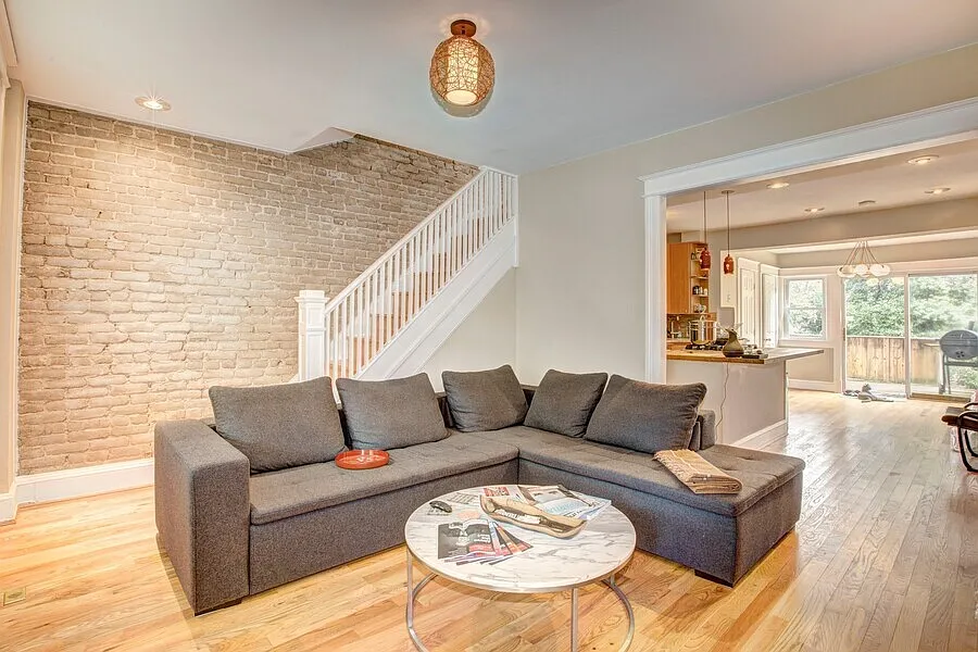 Modern Petworth Rowhome Perfect for Commuters! Off-street parking! — Photo 2