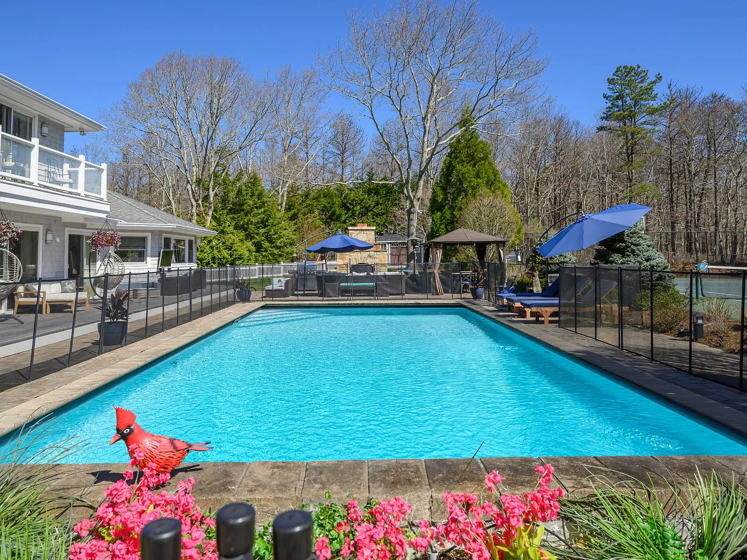 Hamptons Summer Oasis ~ Includes Extended Season ! — Photo 2