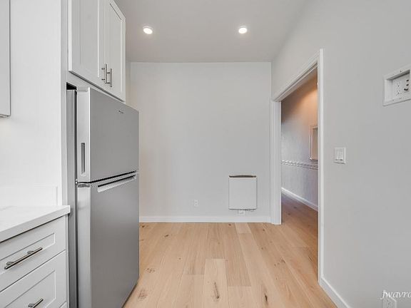 4th image of 30 Liberty St APT 5