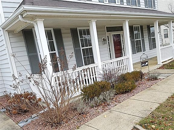 3rd image of 6864 Russet Dr