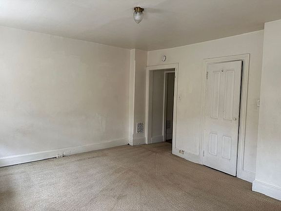 5th image of 218 Forster St APT 4