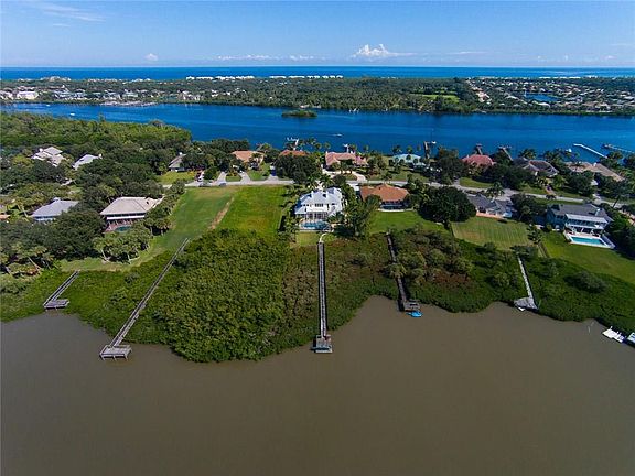 3rd image of 8605 Seacrest Dr