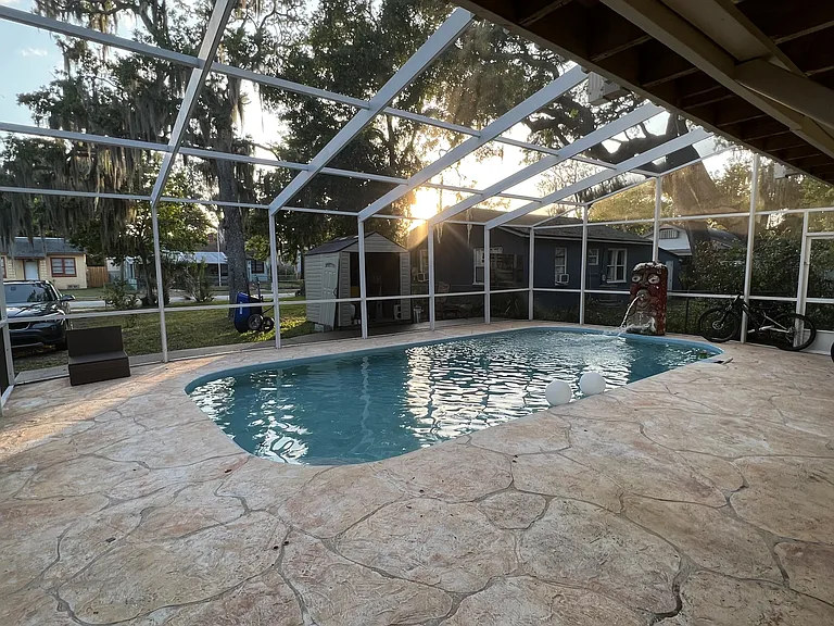 1310 Daytona Ave #6 — Photo 9