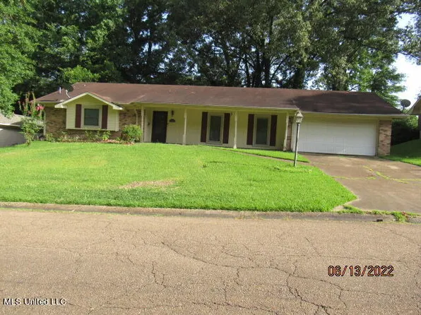 1265 Woodfield Dr, Jackson, MS 39211