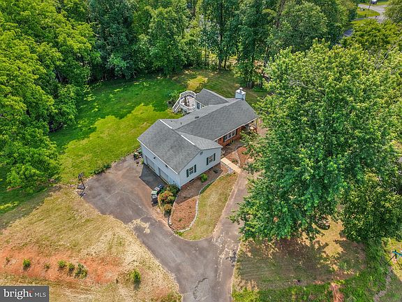 3rd image of 101 Stratford Pl