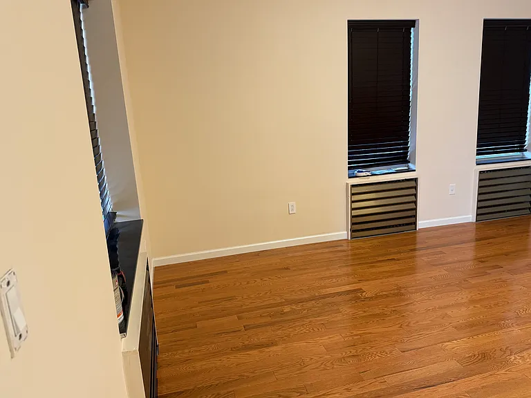 80 McClean Ave #1 — Photo 2