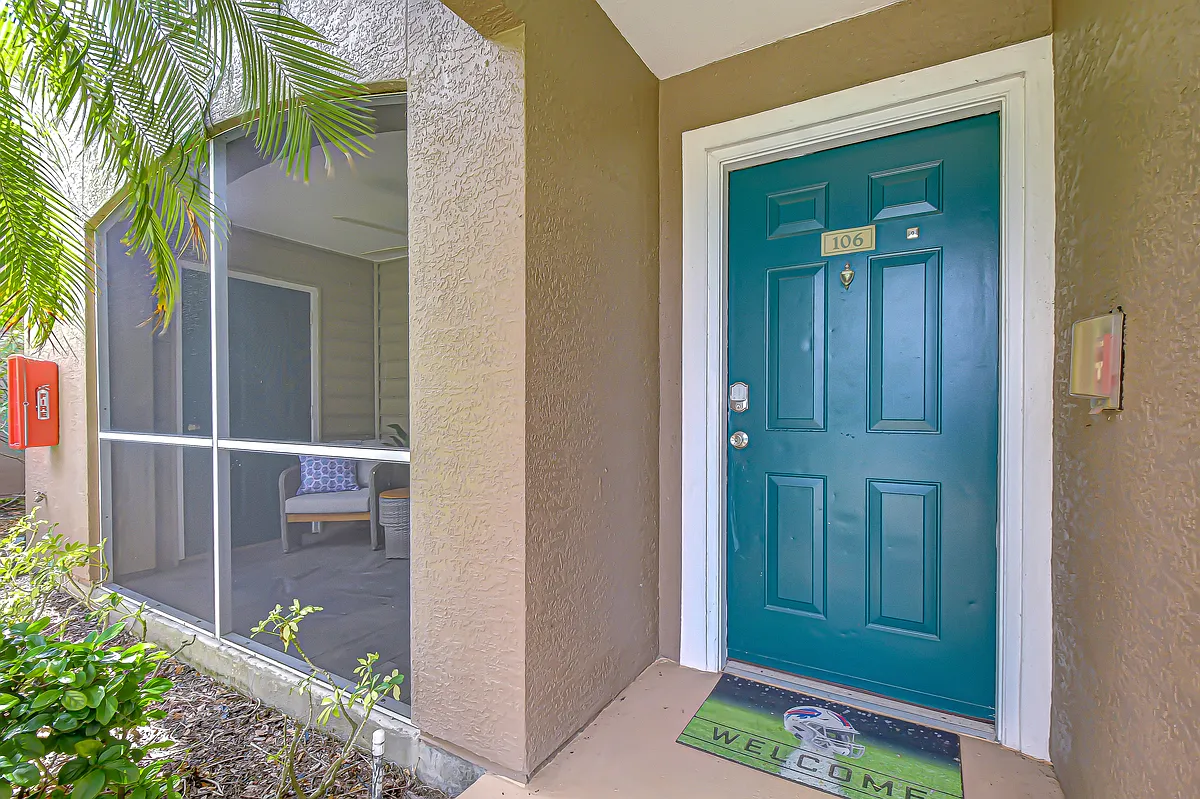 Building Photo - 8923 Manor Loop #106