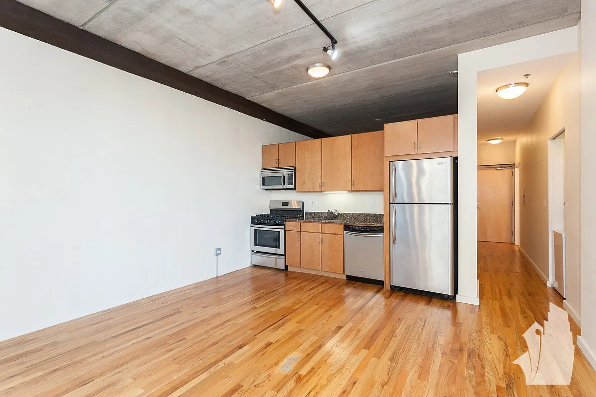1 bed, 1.0 bath, $2,200 — Photo 1