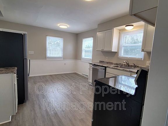 2nd image of 1424 Edward Ave SE