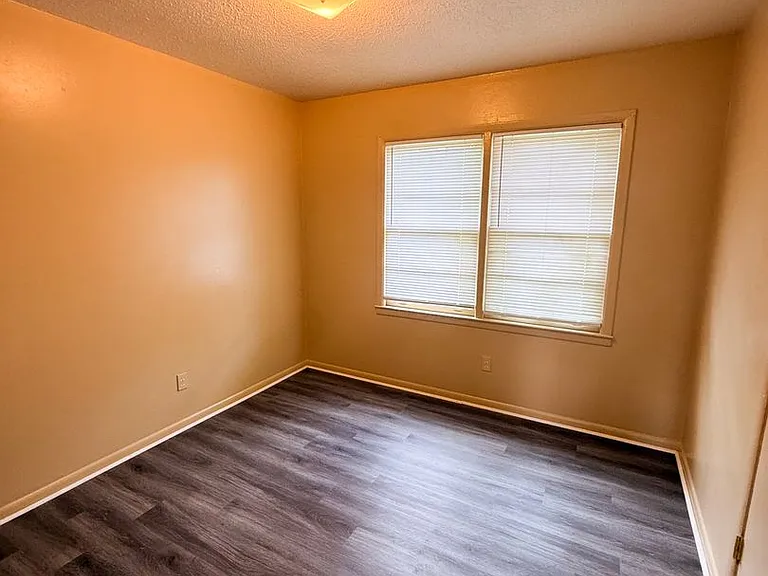 1200 Bethune Dr — Photo 6