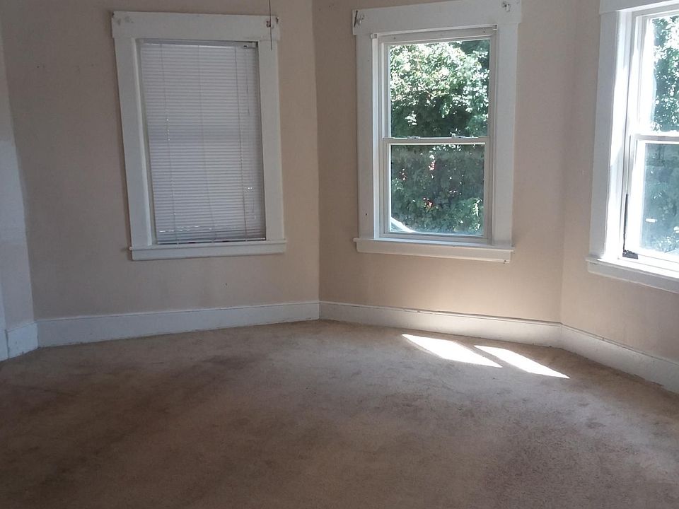 2nd image of 22 Prescott St APT 1