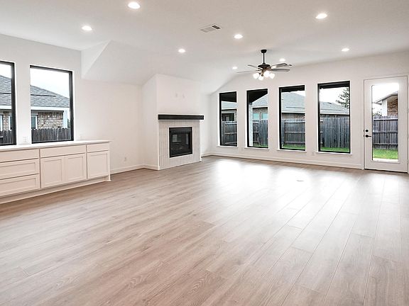3rd image of 2195 Zachry Drive