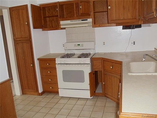 5th image of 39782 Wales St