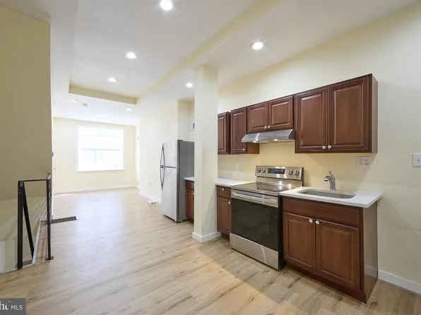 1558 N Randolph St, Philadelphia, PA 19122