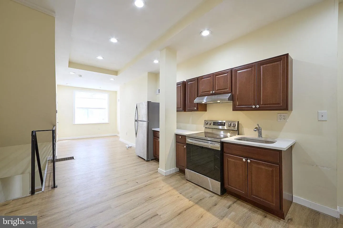 1558 N Randolph St photo 1