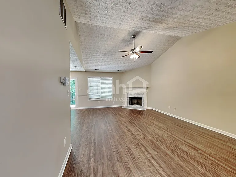 177 Waters Edge Dr — Photo 7