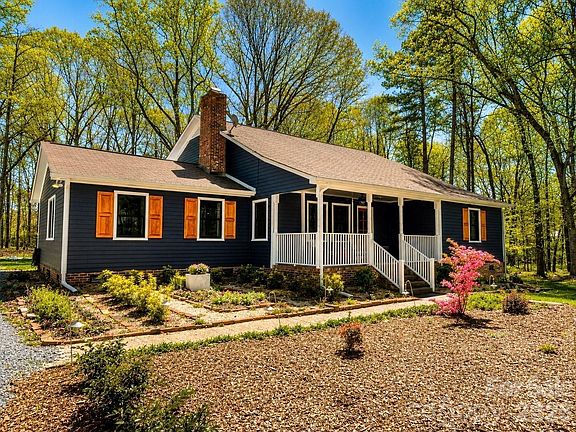 2nd image of 2540 Bain Farm Rd