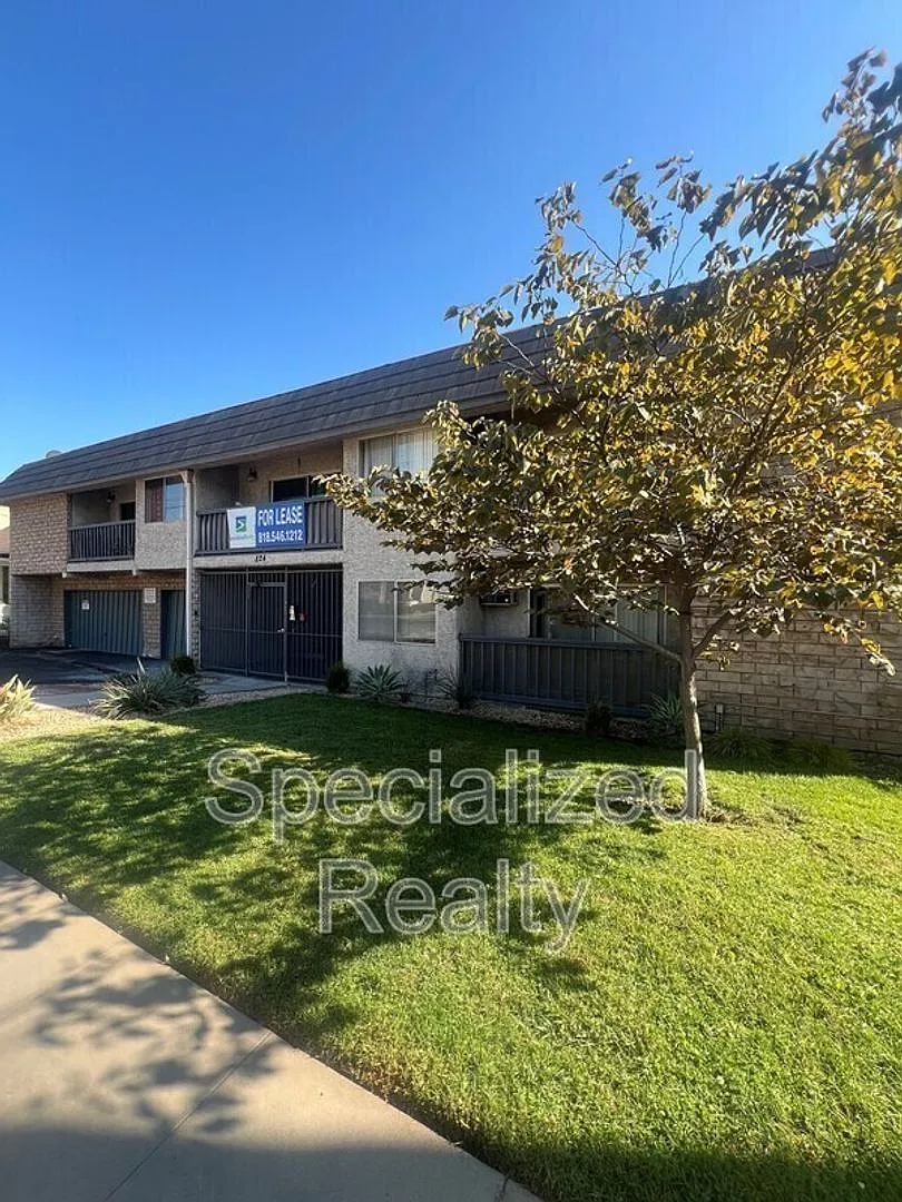824 E. Windsor Road — Photo 2
