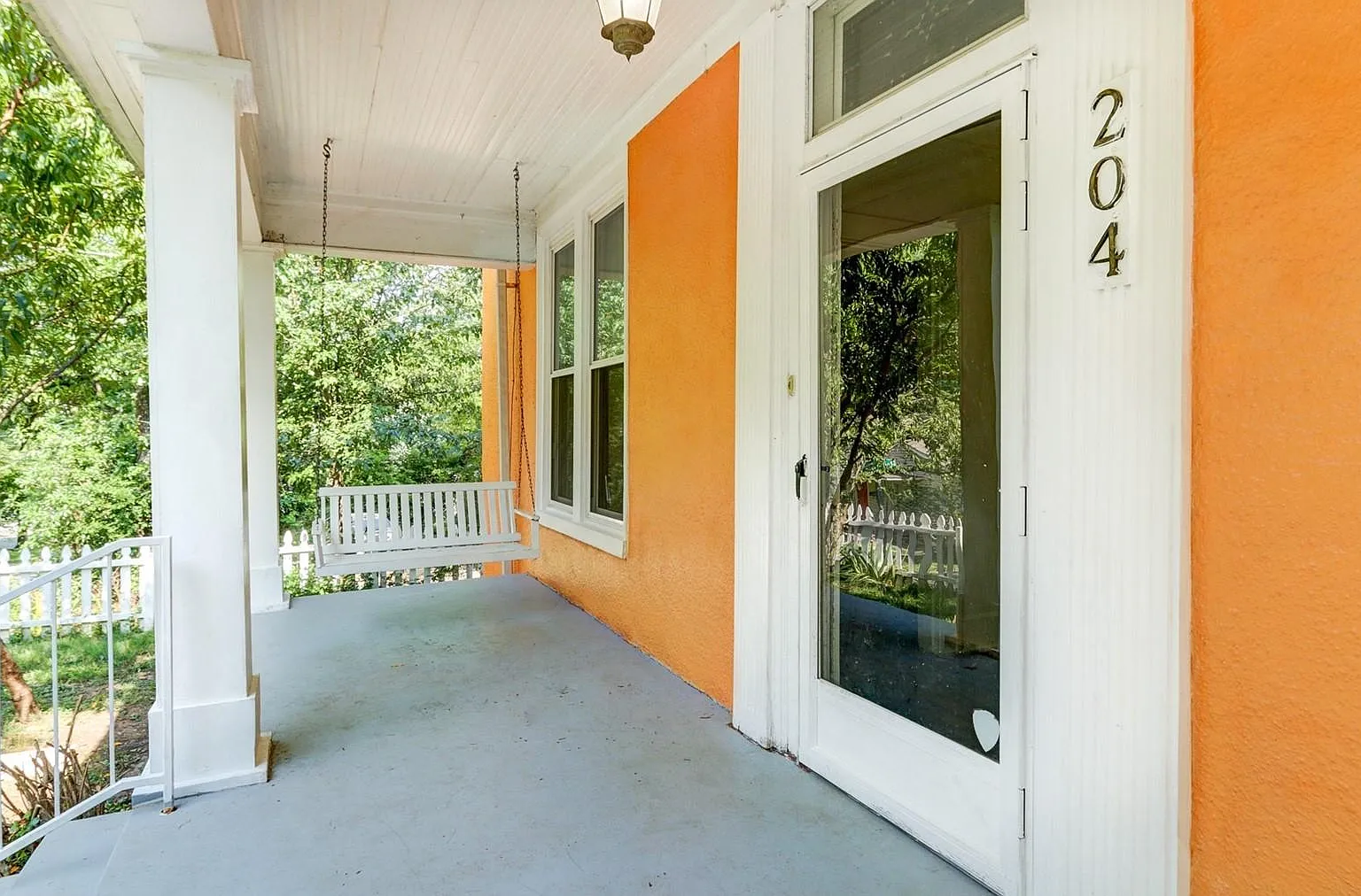 204 Barker St — Photo 3