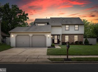 4 Meadowrue Dr, Mount Laurel, NJ 08054