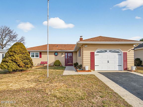 5th image of 211 Bonaire Drive
