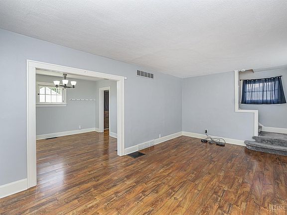 4th image of 765 Woodlawn Ave