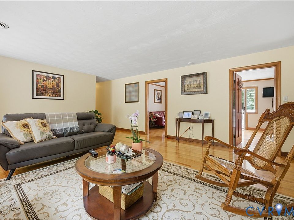 1st image of 285 Michaels Ln