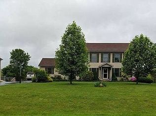 4 Quarry Dr, Watsontown, PA 17777