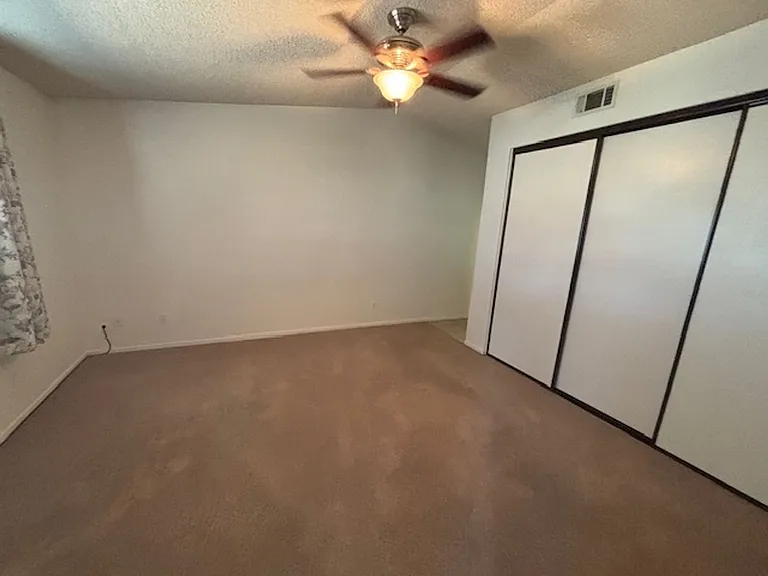 2150 W Hamilton Ave — Photo 12