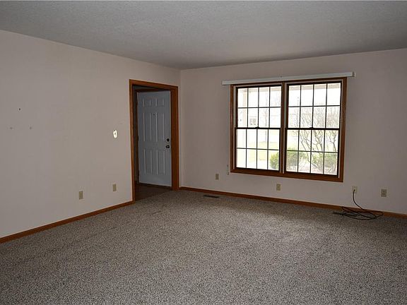 3rd image of 8220 Maramont Dr Unit A