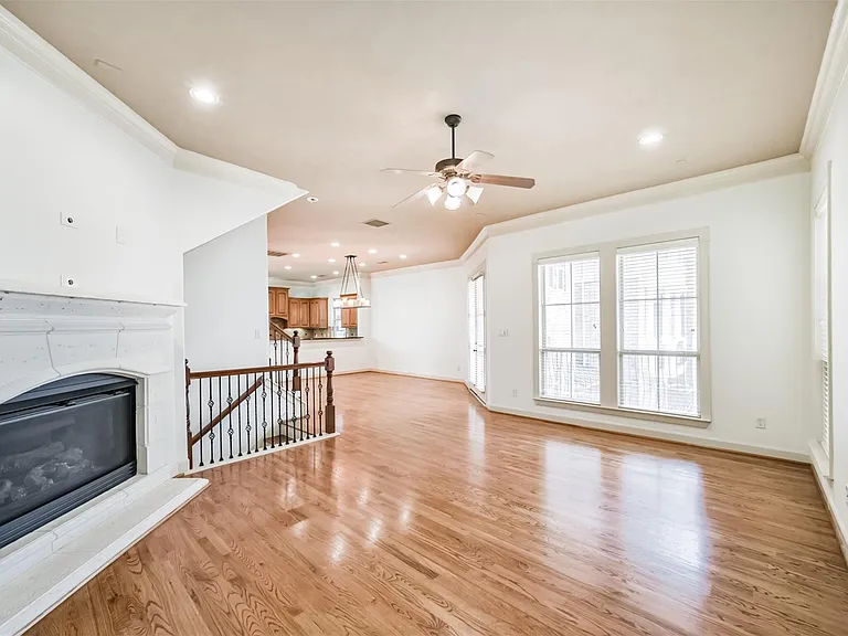 1833 Oakdale St — Photo 12