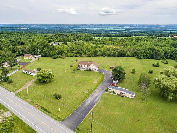 3rd image of 2334 Donnelly Ln