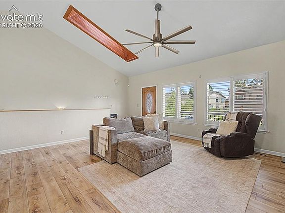 5th image of 15505 Curwood Dr