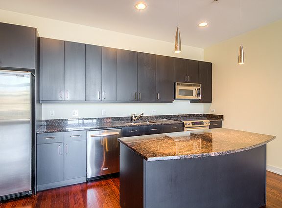 4th image of 150 W Superior St APT 1201