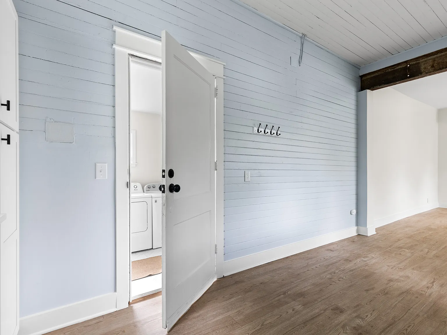 1 bed, 1000 sqft, $1,350 — Photo 4