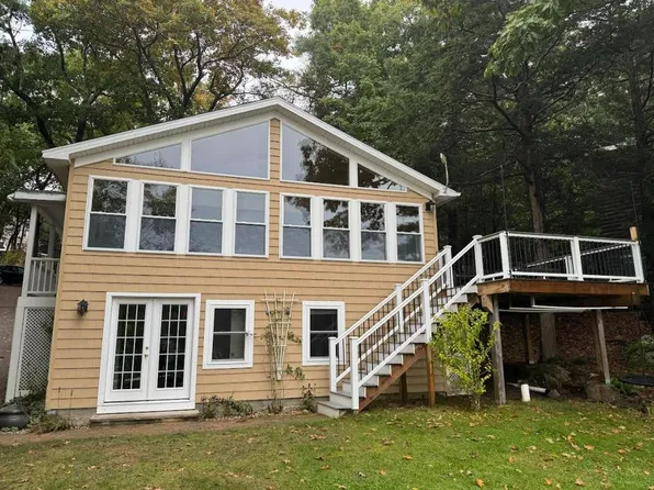 45 Lakeview Drive, Nottingham, NH 03290