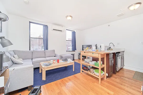 Rented by Living New York | media 2