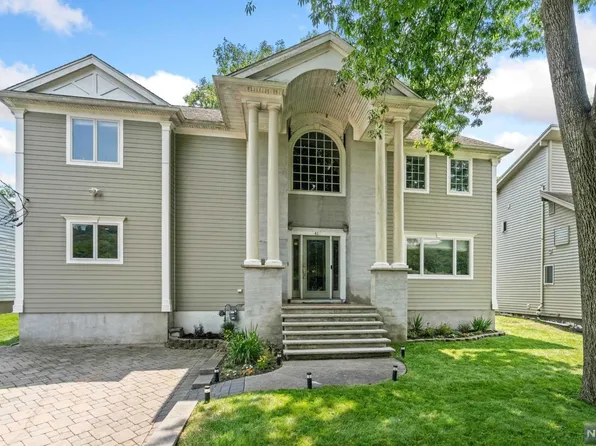 41 Mohawk Ave, Oakland, NJ 07436